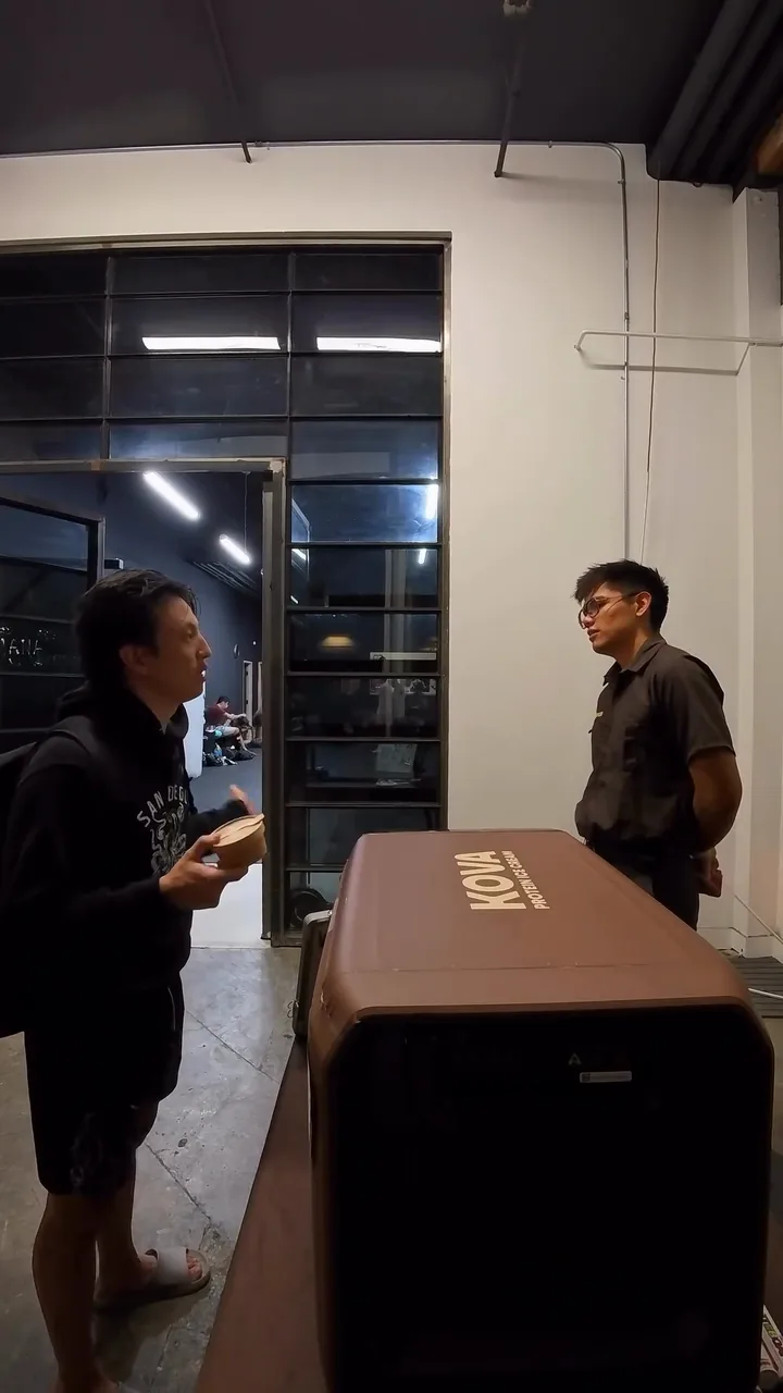 Instagram reel &mdash; Juan at a Kova table in a gym, talking with an entrepreneur who scaled a business nationwide